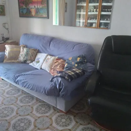 Bajo Con Jardin En *